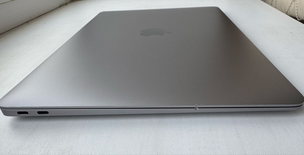 MacBook Air 2020 M1 13″ 8GB/256GB SSD для ваших найкращих рішень