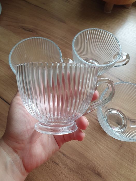 4 nowe filiżanki ryflowane