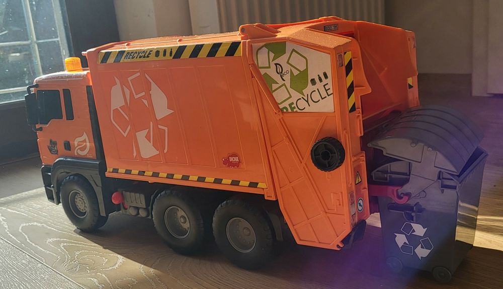 Śmieciarka firmy Dickie 50cm