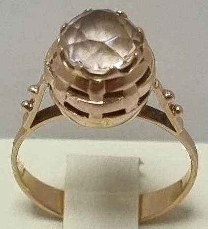 Кольцо золотое с александритом 583 пробы.