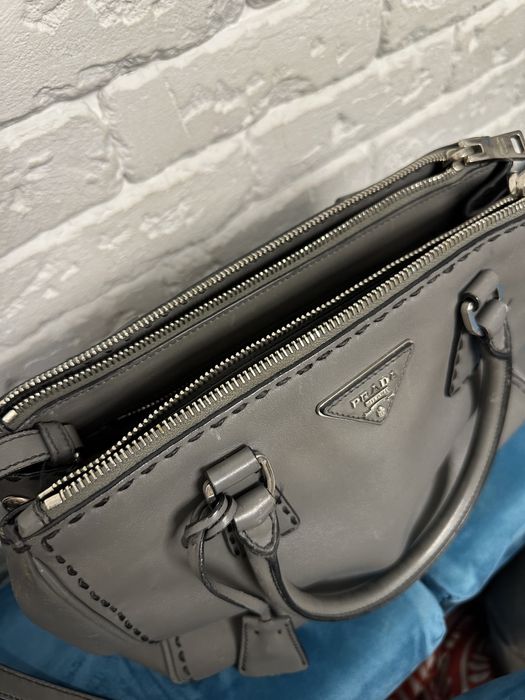 Сумка Prada серая оригинал, кожа, сумки D&G крокодилья кожа