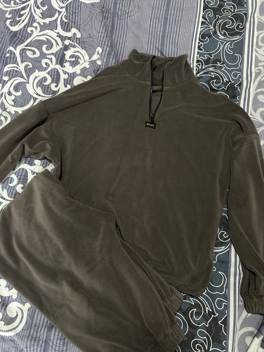 Продам костюм!розмір с!