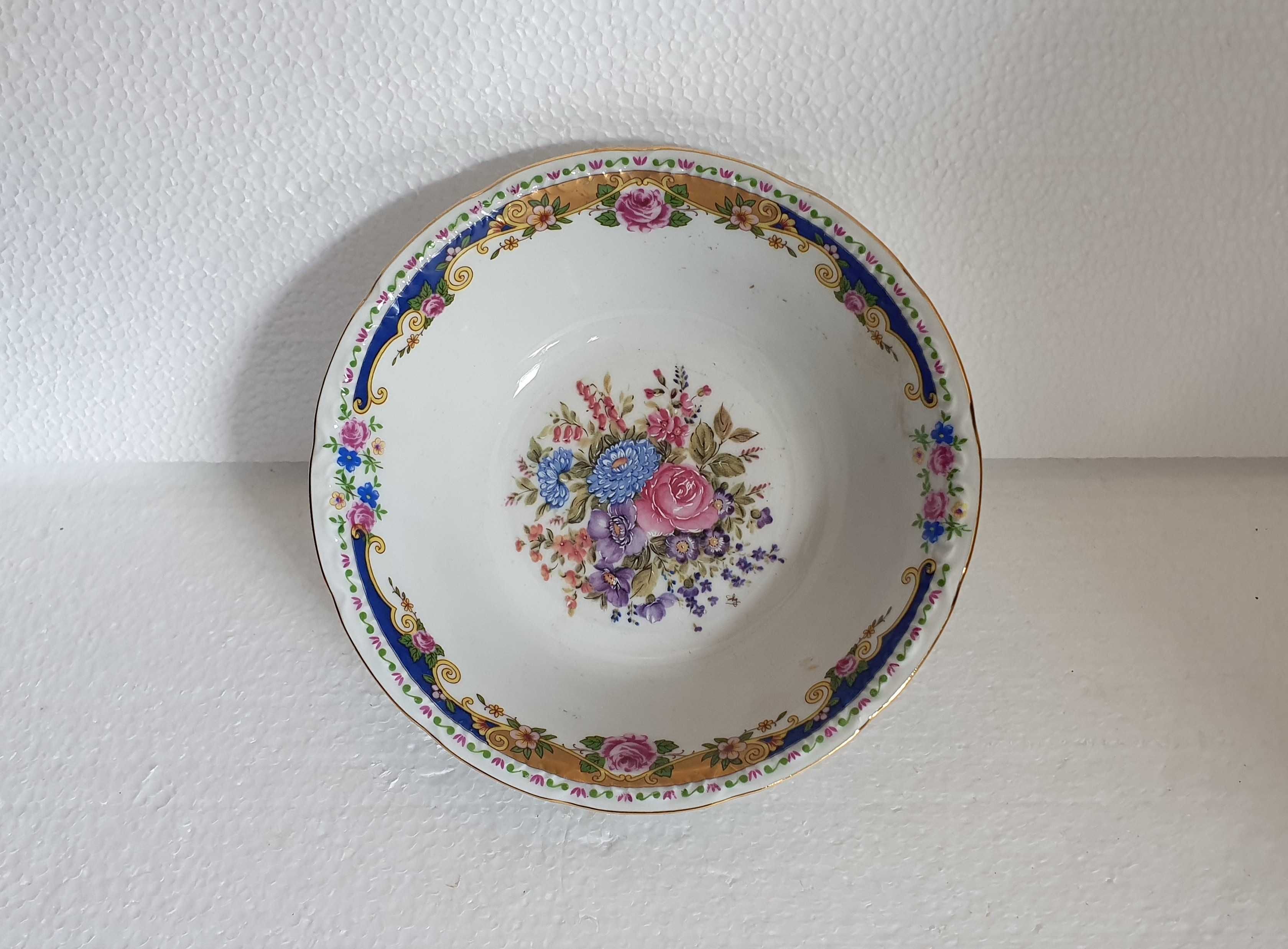 Lindíssima Taça Limoges nova, em porcelana - 18 cm