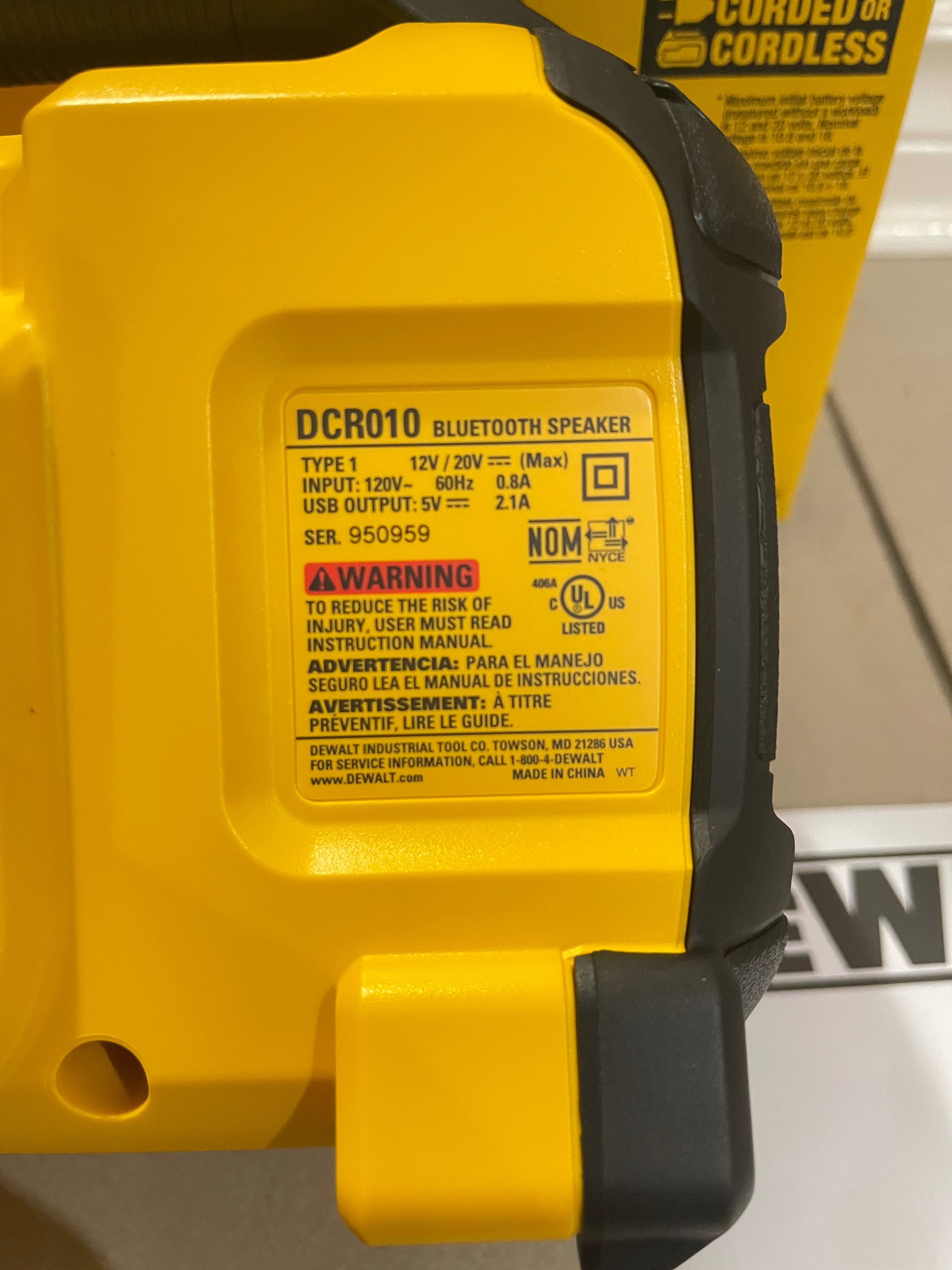 Dewalt  coluna de son