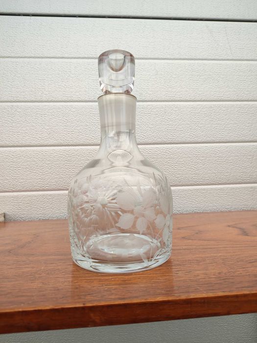 Karafka - ręczny szlif - ciekawy design - vintage - Q