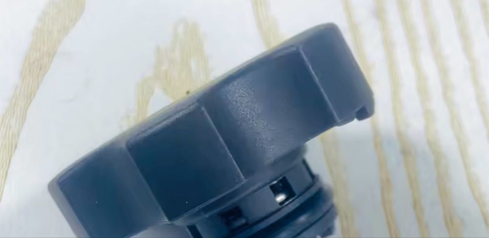 Кришка радіатора расширительного Chevrolet Cruze Opel Astra вантажівок