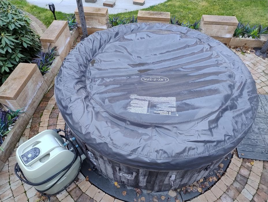 Jacuzzi ogrodowe pompowane Bestway