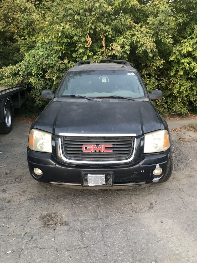 GMC Envoy 2004 год мотор 5.3 бензин