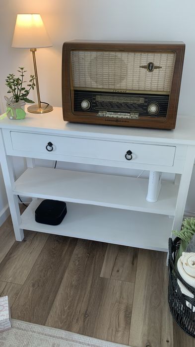 Consola branca com gaveta