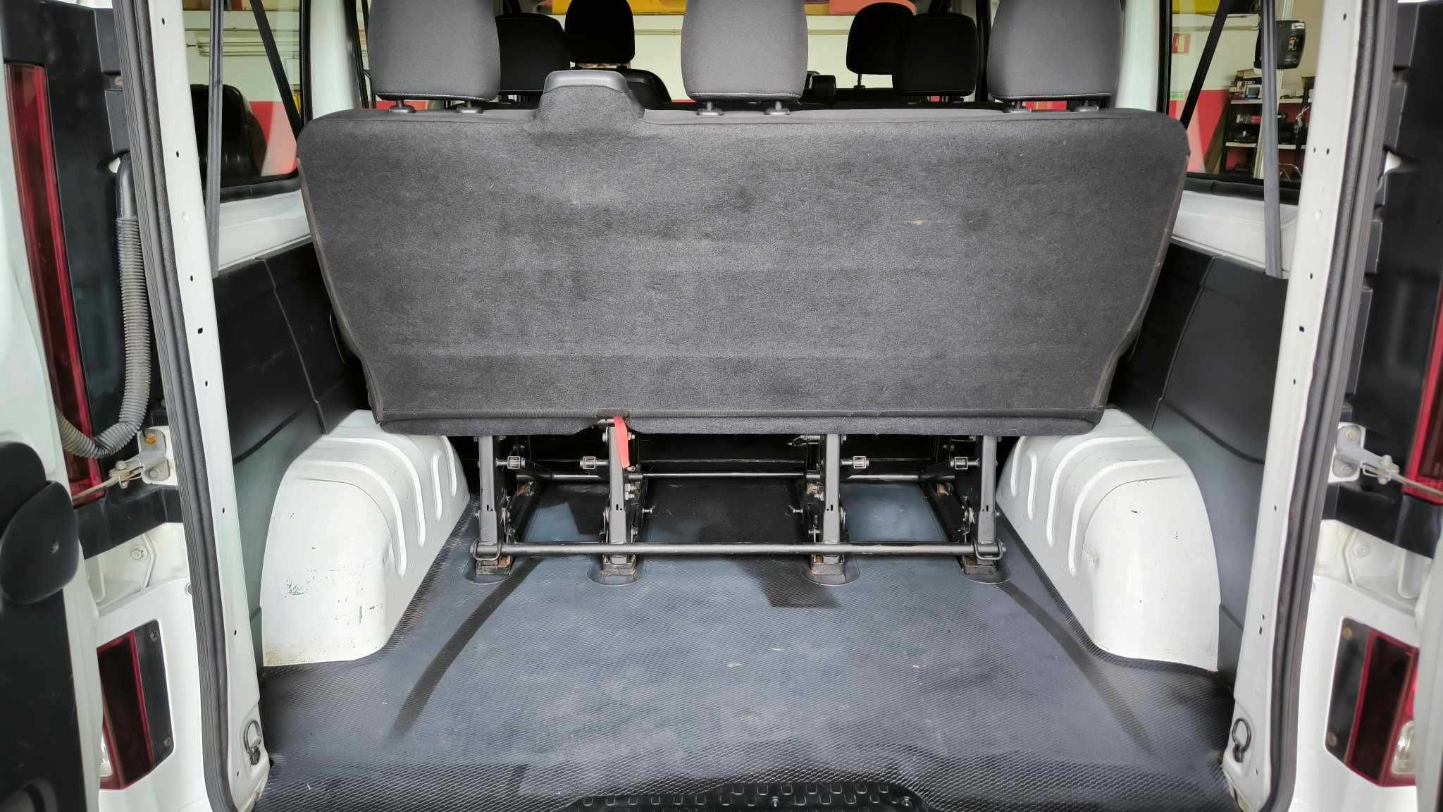 Opel Vivaro 9 lugares