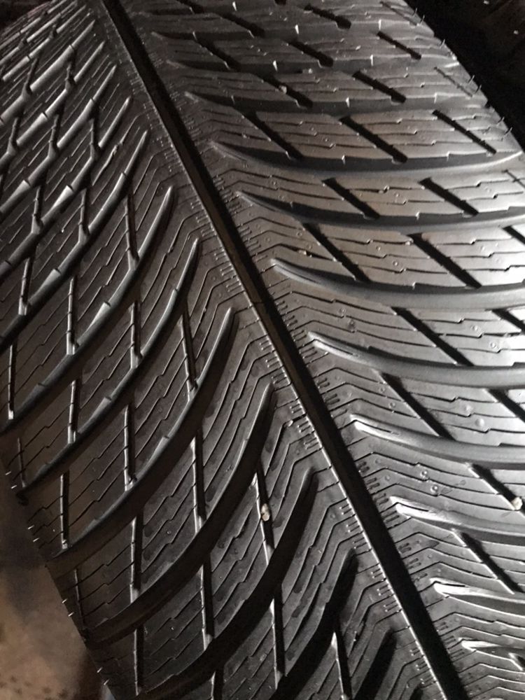 235/45/18 R18 Michelin Pilot Alpin 5 4шт зима