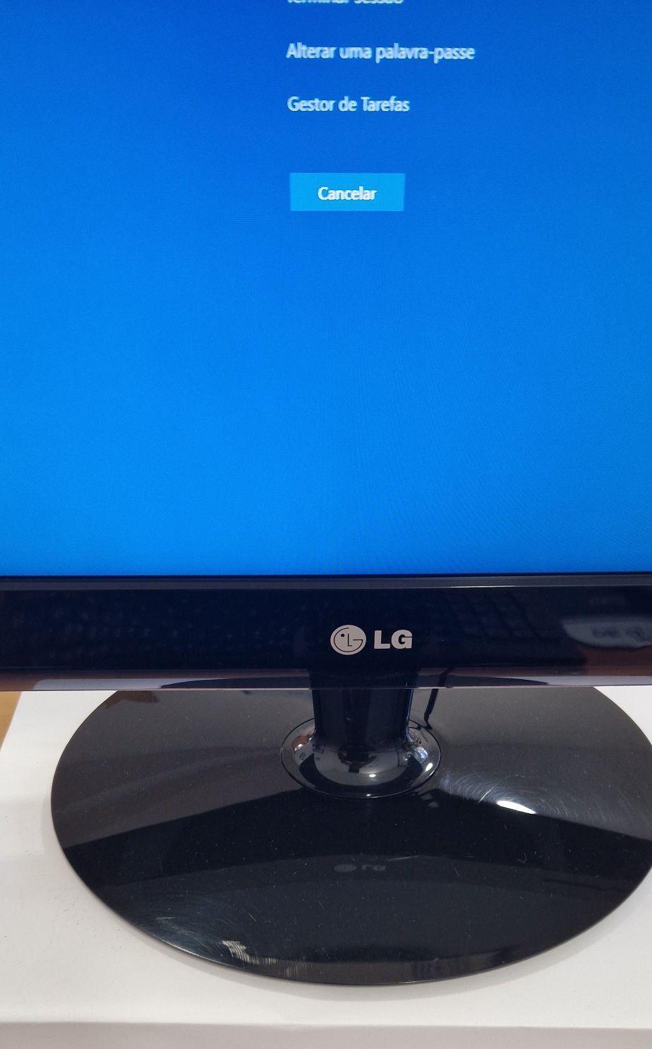 Monitor LG Flatron E2240