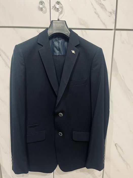 Garnitur czarny evenemen custom fit