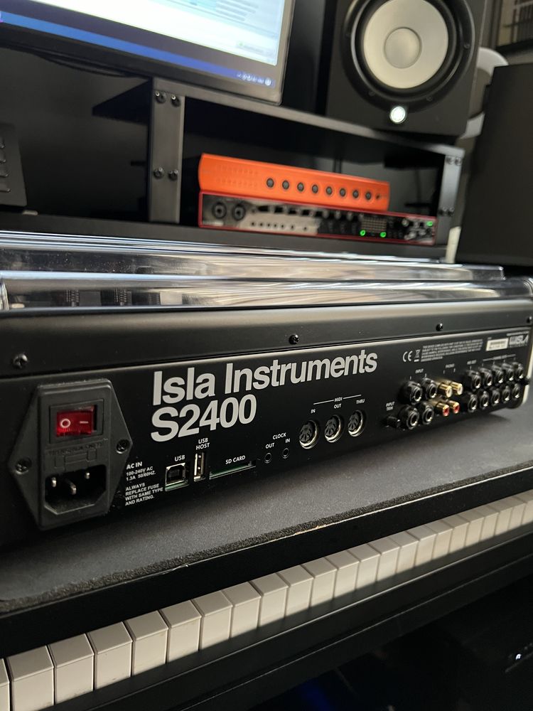 Isla instruments S2400 jak emu sp1200