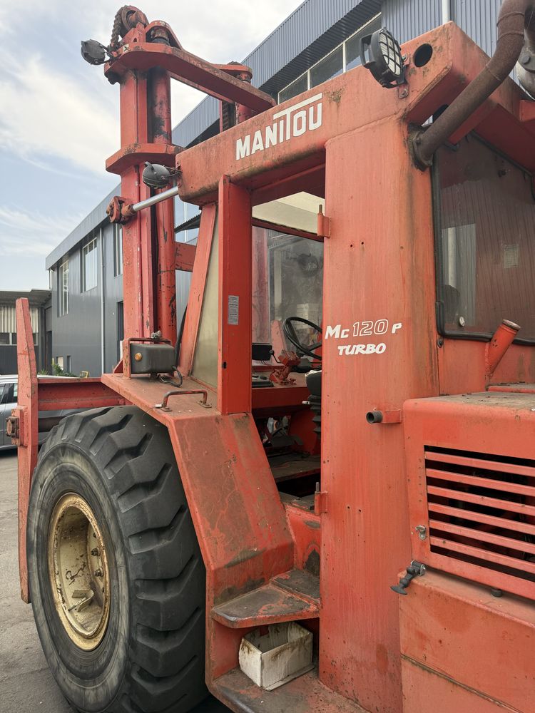 Empilhador manitou de 12,000 kgrs