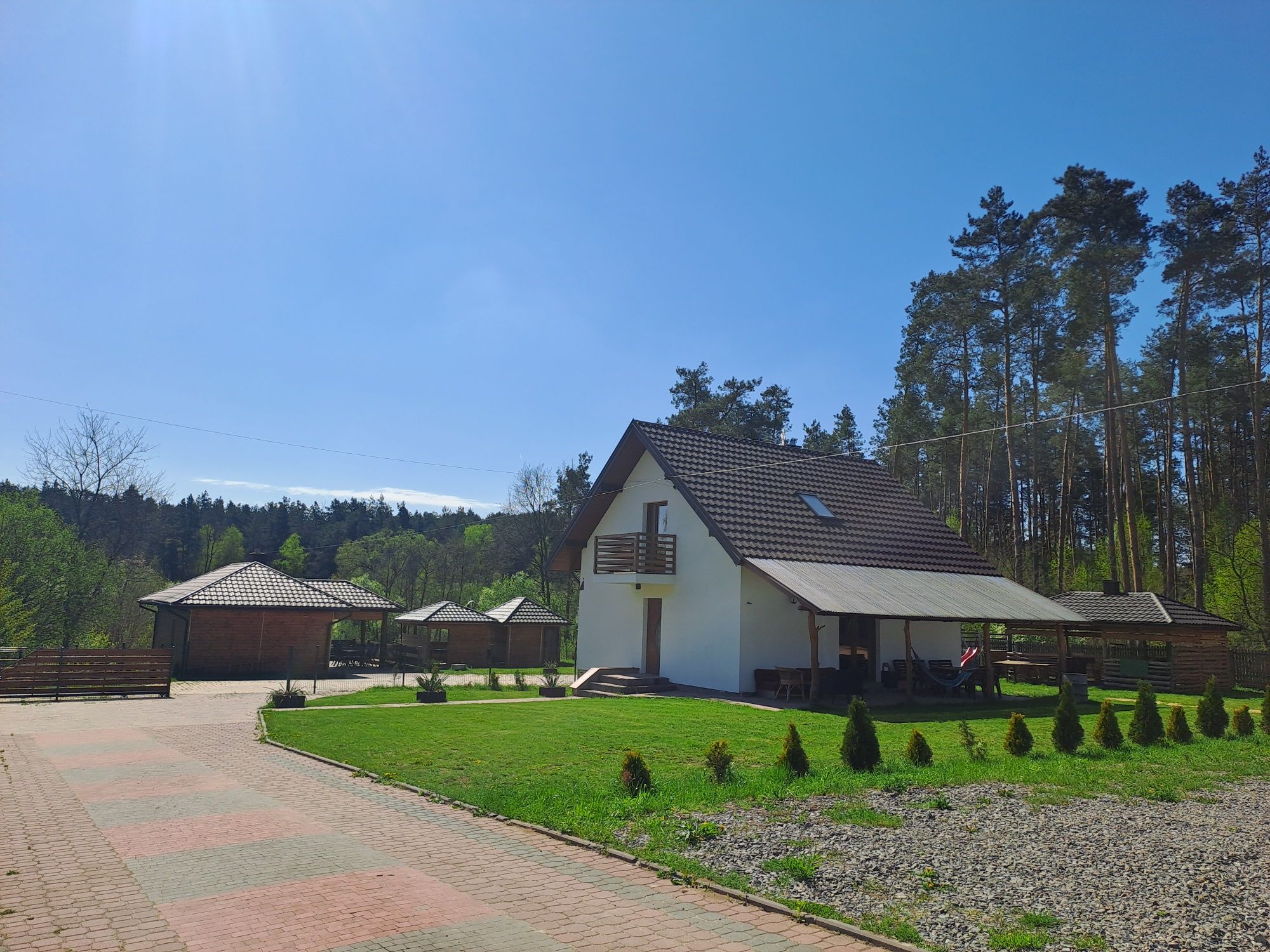 Całoroczna agroturystyka z prywatnymi jacuzzi, altanami i wifi