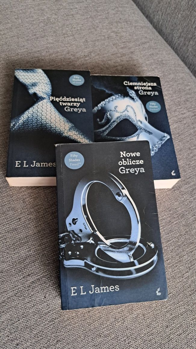 E L James . Trzy książki.  Pięćdziesiąt twarzy Greya..