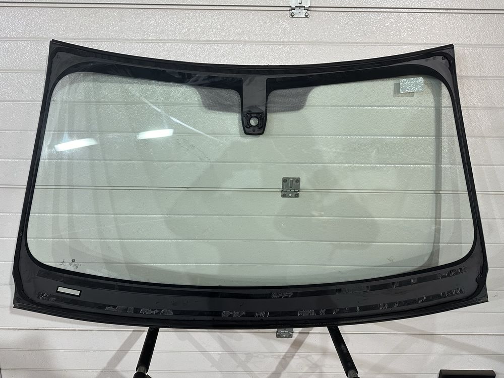 Оригинальное лобовое стекло BMW X5 кузов G05 с 2018 года под датчики