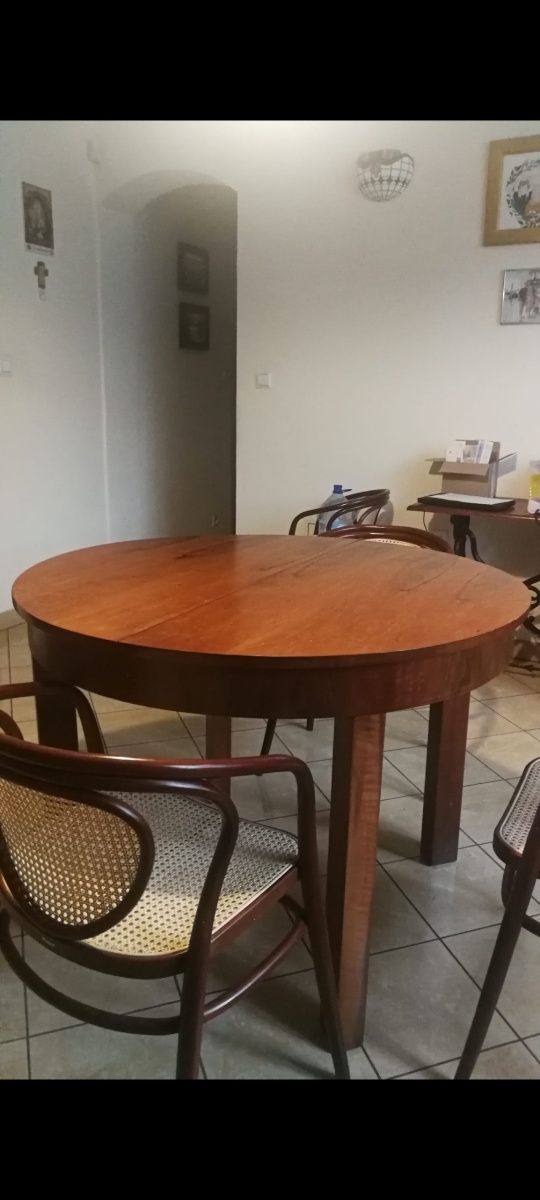 Piękny stół drewniany okrągły po renowacji PRL