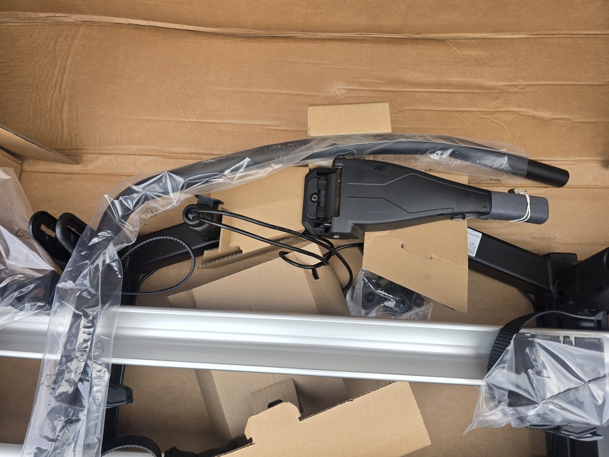 Bagażnik rowerowy na hak THULE Velospace XT2 938 srebrny 2 rowery
