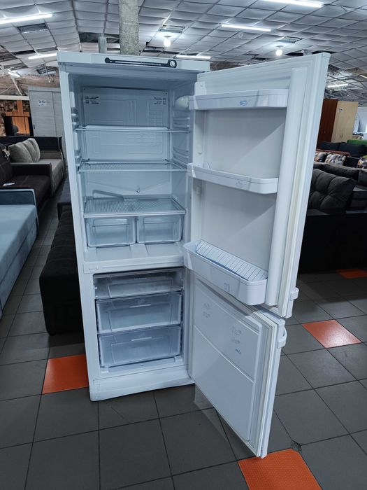 Двокамерний холодильник Indesit