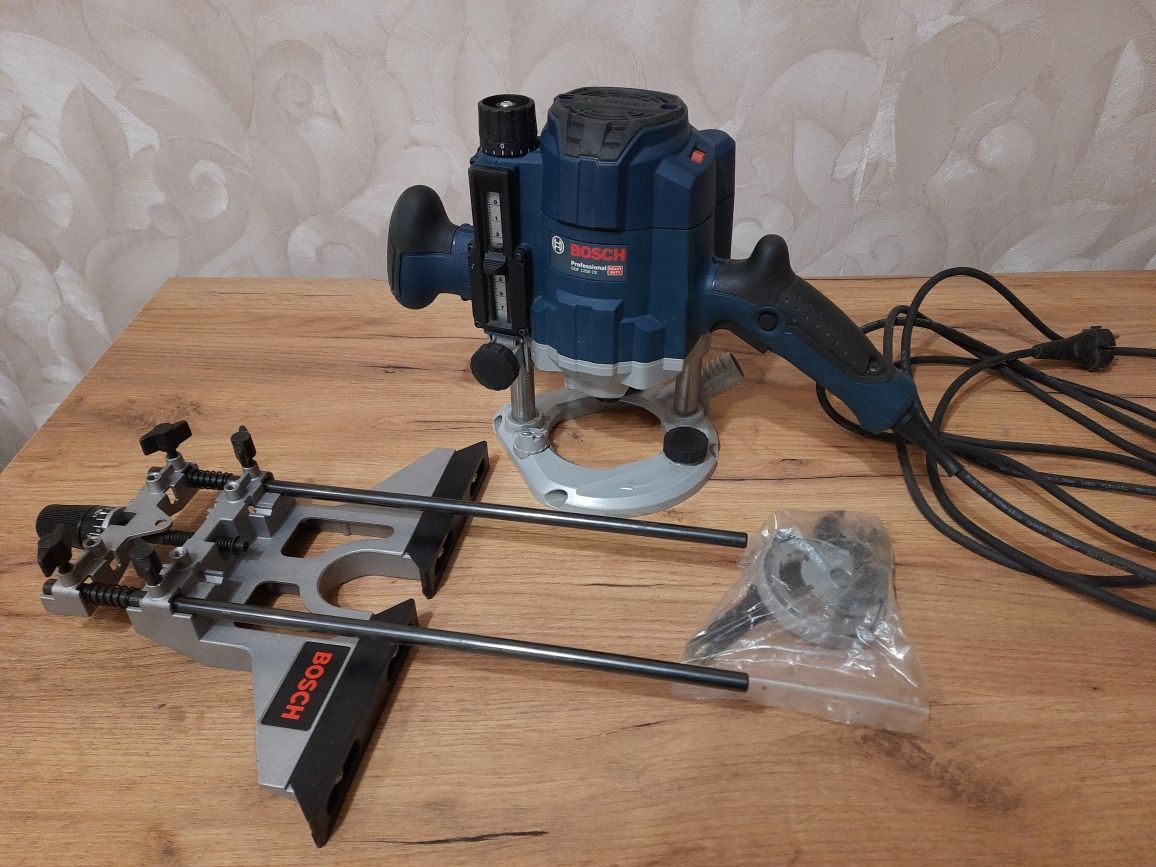 Терміново продамФрезер BOSCH GOF 1250 CE