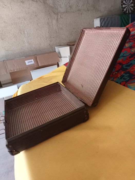 Mala antiga muito bom estado