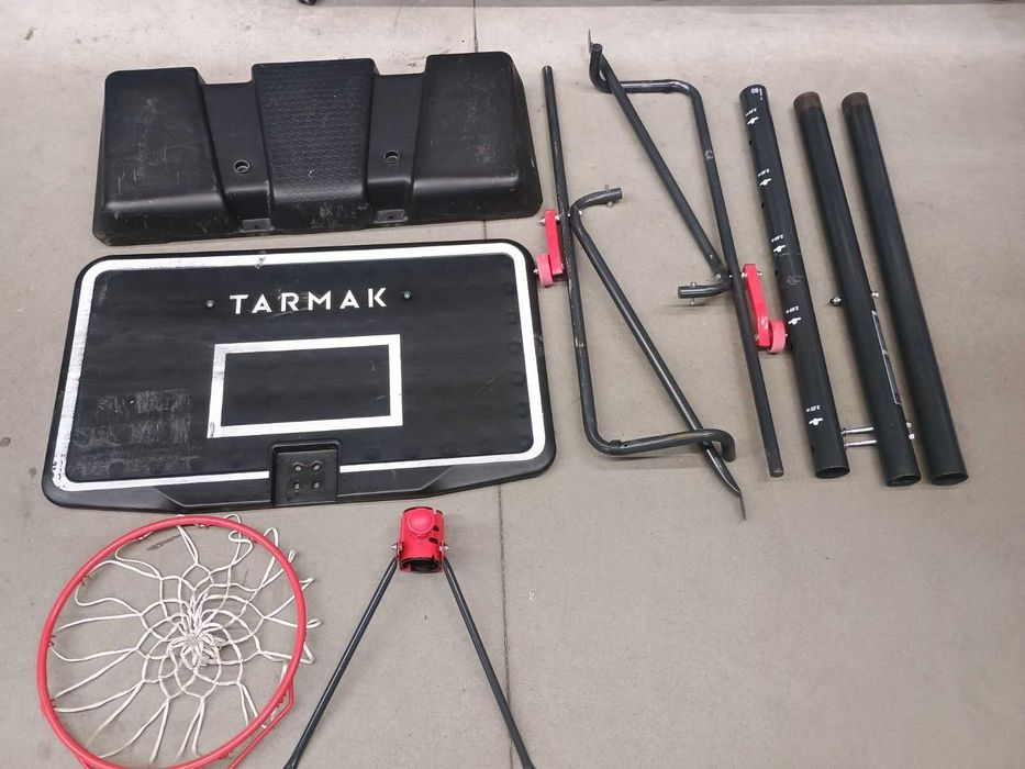 Kosz na regulowanym stojaku od 2,20 m do 3,05 m Tarmak B100 Easy