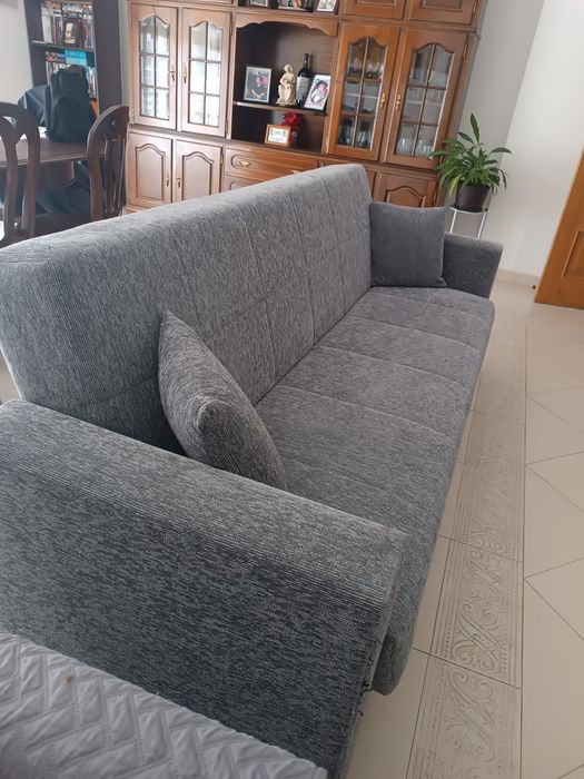 Sofá-cama cinzento 
Vendo so