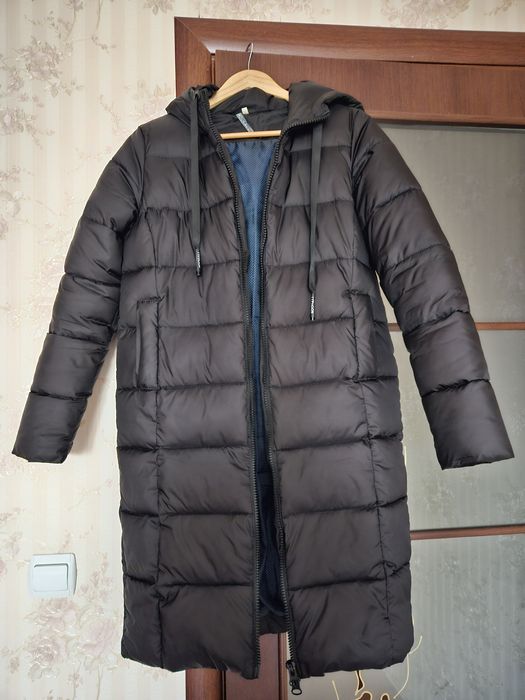 Зимова жіноча куртка