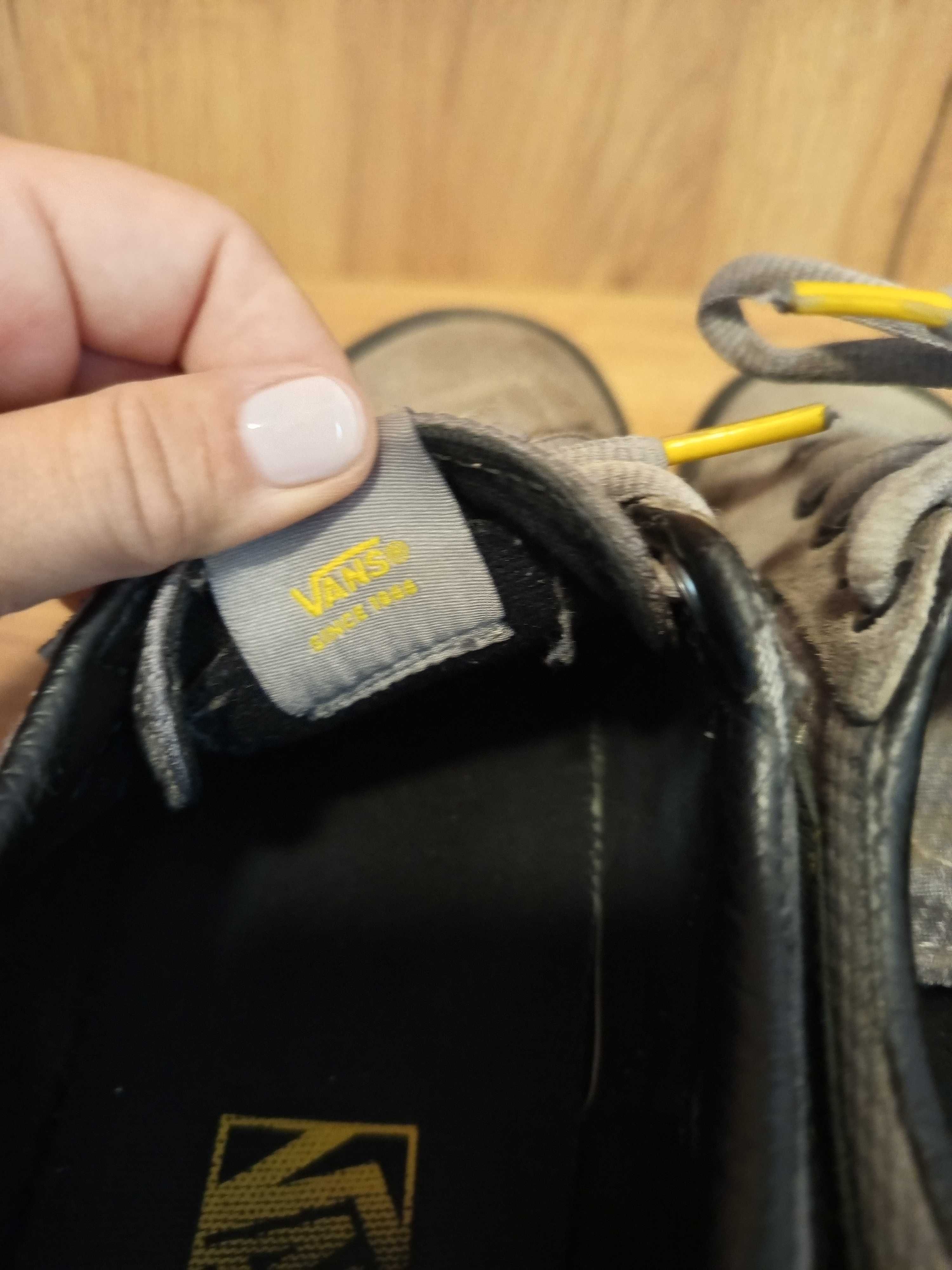 VANS, rozmiar 40,5
