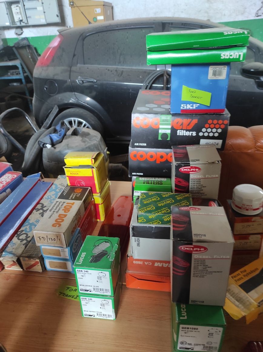 Diverso material para Ford Transit
