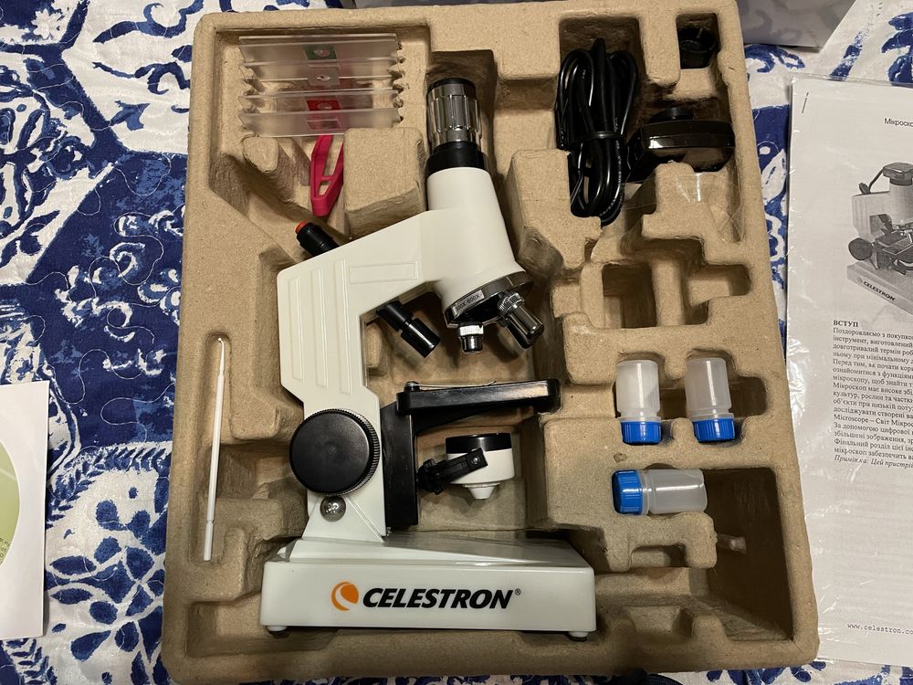Мікроскоп Celestron Digital Kit 40x-600x