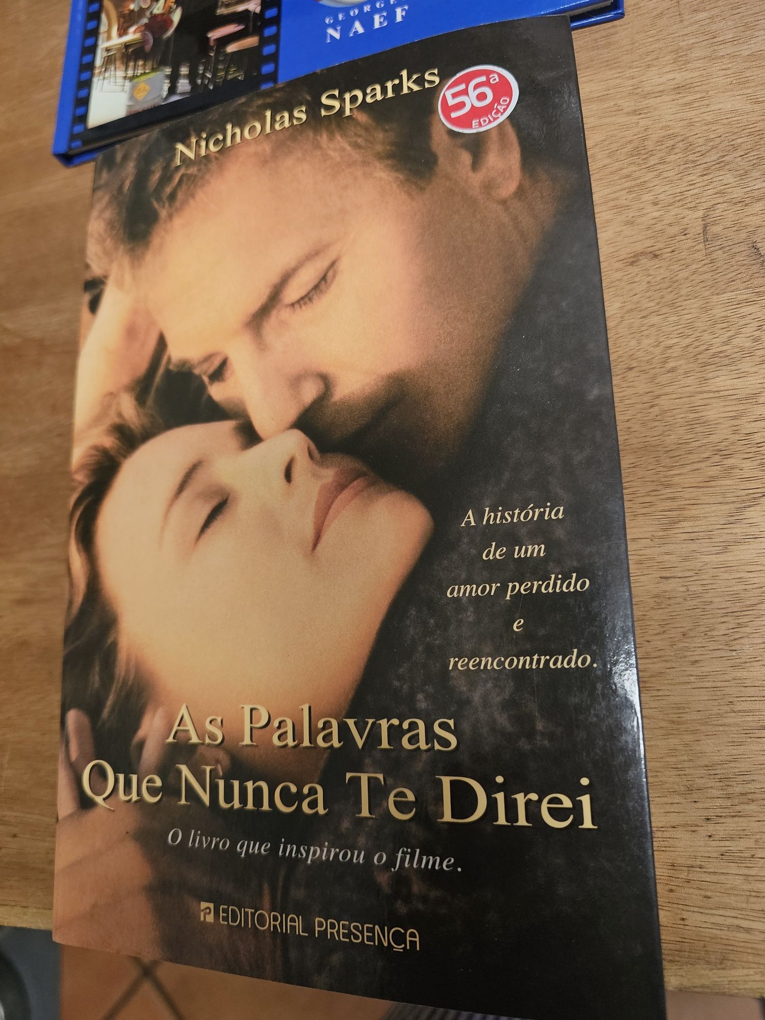 Livro "As palavras que nunca te direi" para desocupar