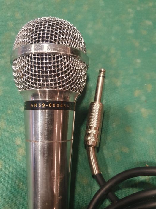 Продам микрофон HIGH