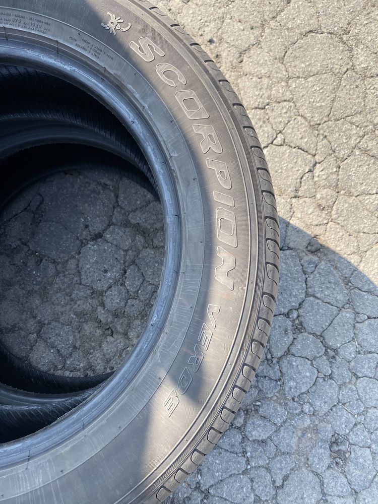 235/60/18 Pirelli Scorpion