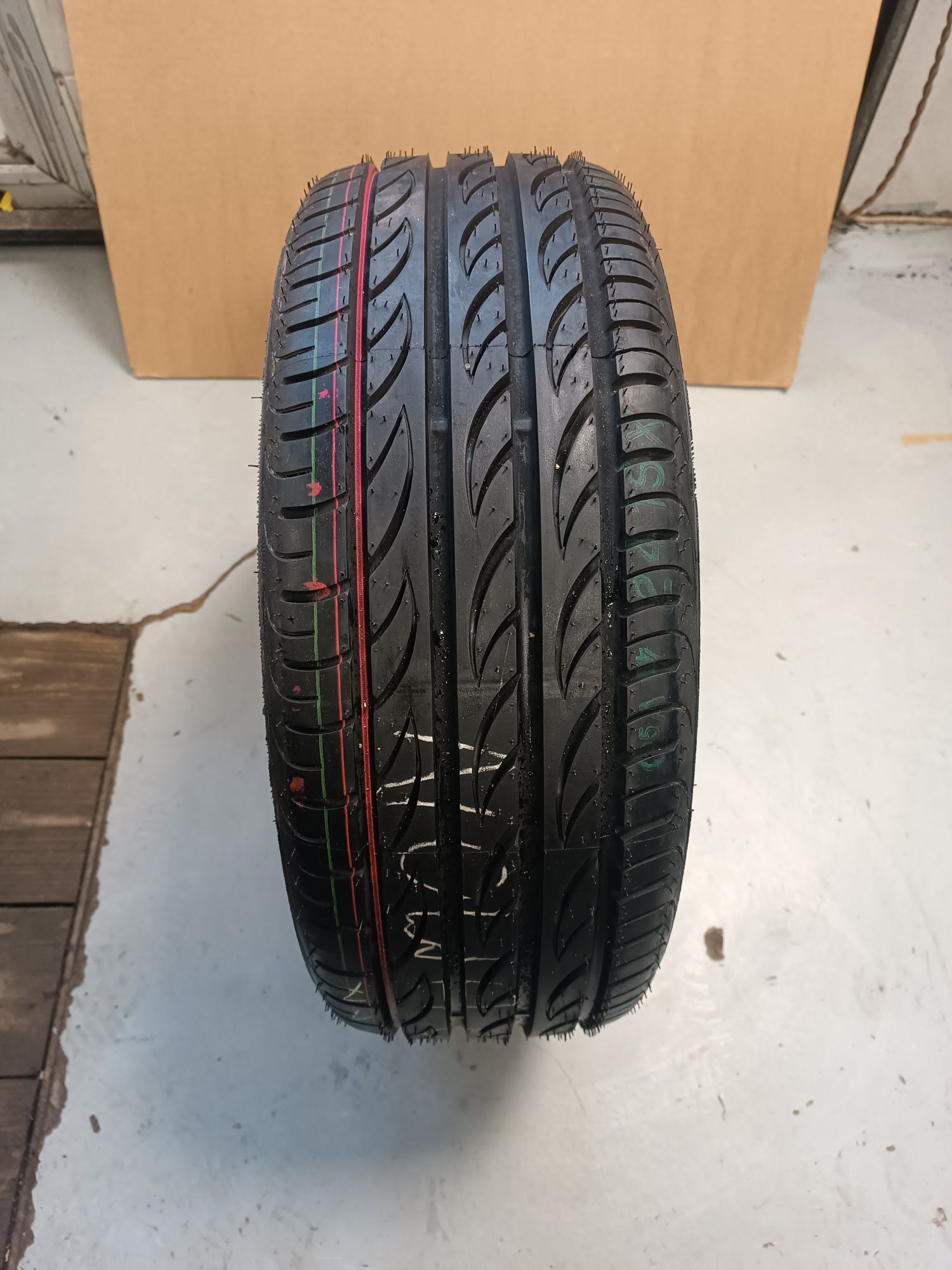 205/40ZR17 Pirelli P Zero Nero 205/40R17