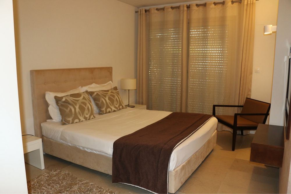 Aluga-se Troia Apartamento T1+1 com piscina