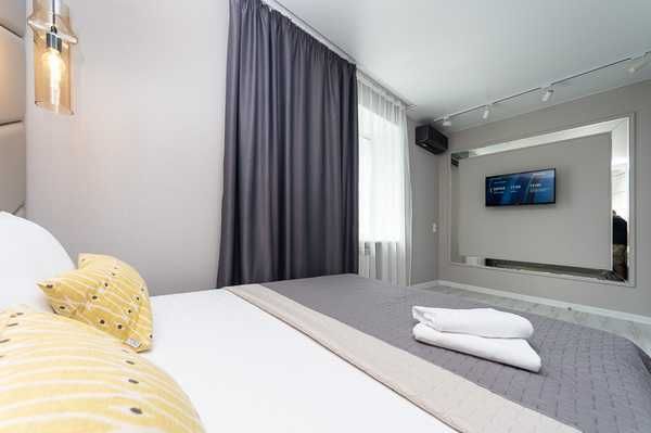 Подобова оренда 4к квартира ВІП. Лесі Українки 24. джакузі