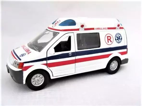 Karetka pogotowia z dźwiękiem. Mega Creative