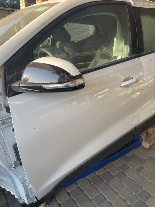 Двері передні/задні Chevrolet Bolt EUV/EV