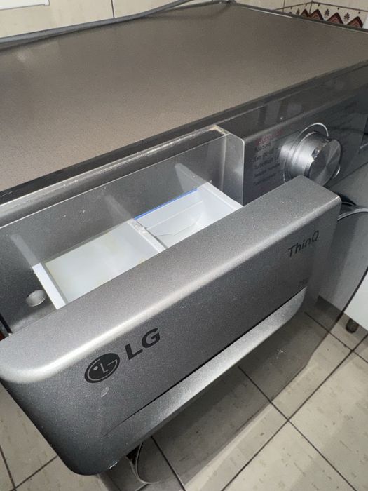 Продам стильну пральну машину LG ThinQ 7 кг! Стан ідеал!