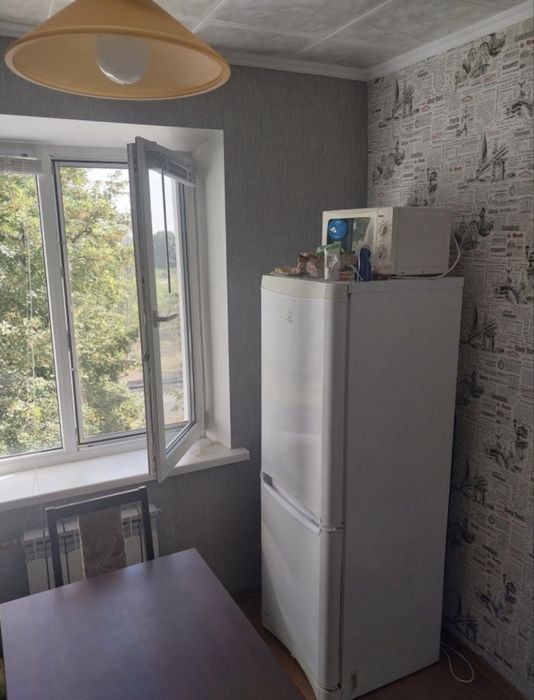 Продам 2-х комнатную квартиру левый берег Є-Відновлення. Ж