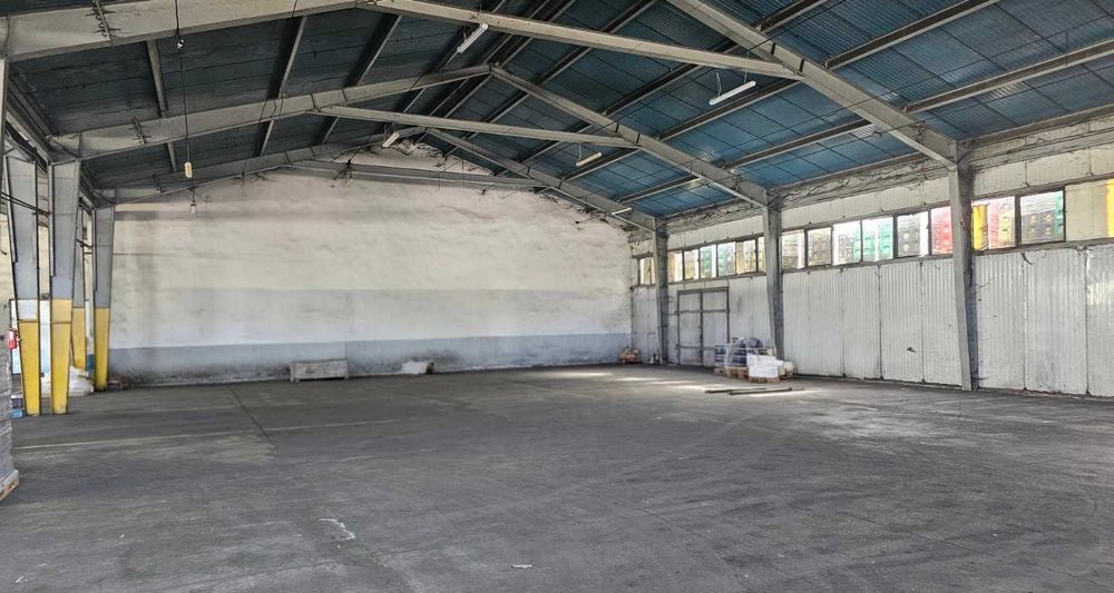 Magazyn i biura do wynajęcia, Tarczyn, duży plac, 17zł/m2