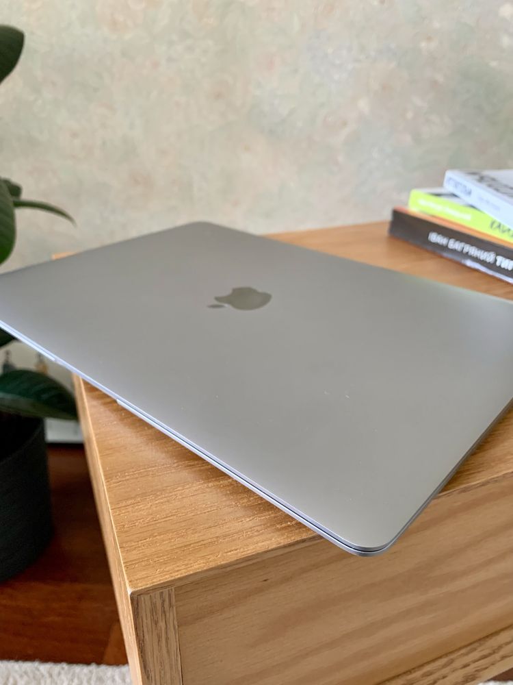 MacBook Air Retina 13-inch, 2019, 8Gb (ідеальний стан)