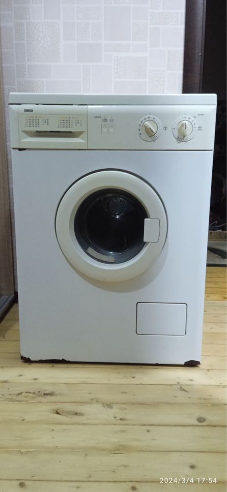 Продам свою стиральную б/у машину ZANUSSI FLS-702