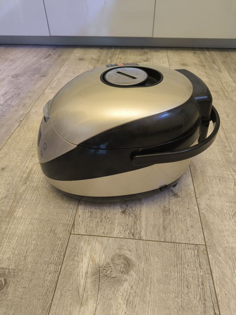 Multicooker Redmond RMC - M150 uszkodzone z dystrybucji ukraińskiej.