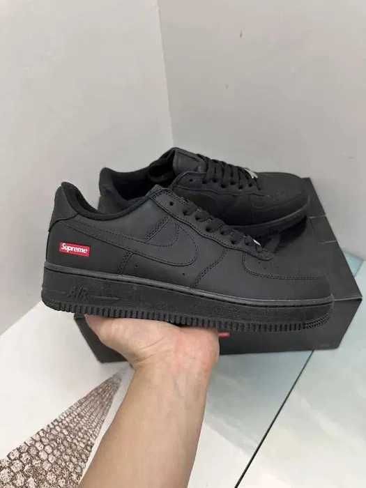 "Buty Nike_Air_Force_1_Low_Supreme_Black Rozmiar.42.5