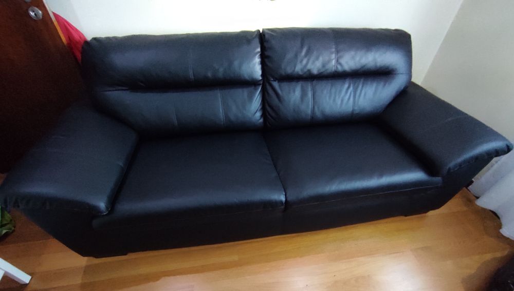 Sofá em pele 3 lugares MALVIKEN