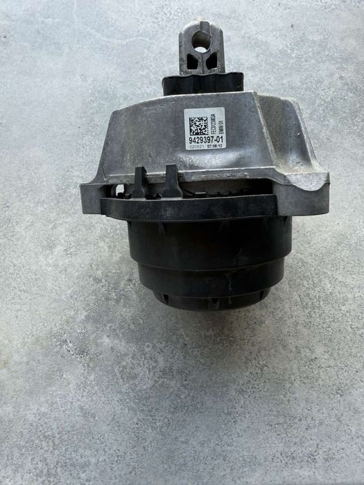 Подушка двигуна 9429397 BMW g05